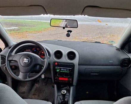 Зеленый Сеат Ибица, объемом двигателя 1.2 л и пробегом 131 тыс. км за 4000 $, фото 2 на Automoto.ua