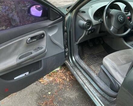 Зелений Сеат Ibiza, об'ємом двигуна 1.39 л та пробігом 239 тис. км за 3999 $, фото 7 на Automoto.ua