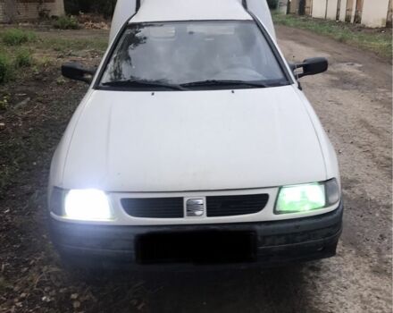 Белый Сеат Инка, объемом двигателя 1.9 л и пробегом 300 тыс. км за 1900 $, фото 1 на Automoto.ua