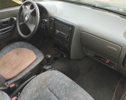 Білий Сеат Inca, об'ємом двигуна 1.4 л та пробігом 250 тис. км за 811 $, фото 3 на Automoto.ua