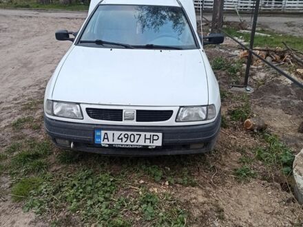Белый Сеат Инка, объемом двигателя 1.4 л и пробегом 220 тыс. км за 1500 $, фото 1 на Automoto.ua