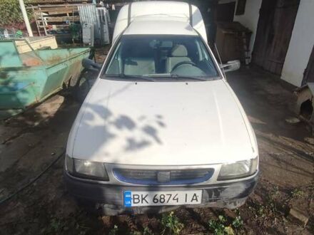Сеат Inca 2001 у Рівному на Automoto.ua Білий Сеат Inca, об'ємом двигуна 1.4 л та пробігом 88 тис. км за 2200 $, фото 1 на Automoto.ua