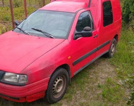 Красный Сеат Инка, объемом двигателя 1.6 л и пробегом 180 тыс. км за 1350 $, фото 2 на Automoto.ua