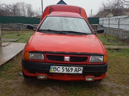 Червоний Сеат Inca, об'ємом двигуна 1.9 л та пробігом 289 тис. км за 1250 $, фото 1 на Automoto.ua