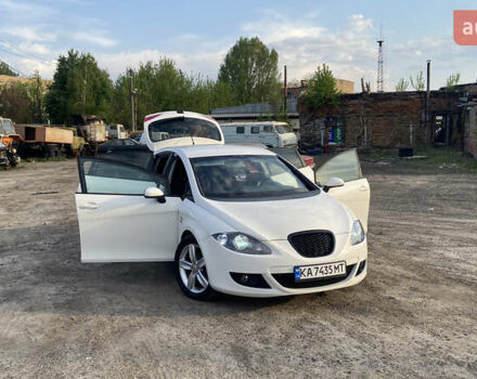Белый Сеат Леон, объемом двигателя 2 л и пробегом 242 тыс. км за 6400 $, фото 11 на Automoto.ua