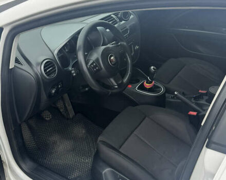 Білий Сеат Leon, об'ємом двигуна 2 л та пробігом 233 тис. км за 6500 $, фото 12 на Automoto.ua