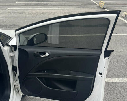 Білий Сеат Leon, об'ємом двигуна 2 л та пробігом 233 тис. км за 6500 $, фото 4 на Automoto.ua