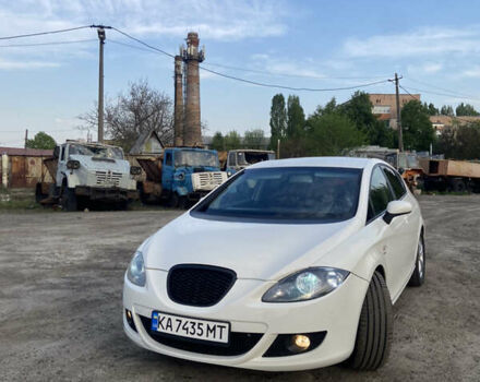 Белый Сеат Леон, объемом двигателя 2 л и пробегом 242 тыс. км за 6400 $, фото 3 на Automoto.ua