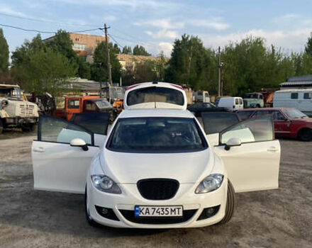 Белый Сеат Леон, объемом двигателя 2 л и пробегом 242 тыс. км за 6400 $, фото 13 на Automoto.ua