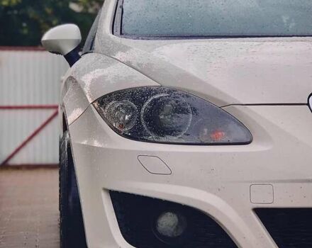 Белый Сеат Леон, объемом двигателя 1.6 л и пробегом 295 тыс. км за 6000 $, фото 2 на Automoto.ua