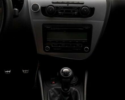 Белый Сеат Леон, объемом двигателя 1.6 л и пробегом 295 тыс. км за 6000 $, фото 22 на Automoto.ua