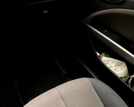 Белый Сеат Леон, объемом двигателя 1.6 л и пробегом 295 тыс. км за 6000 $, фото 23 на Automoto.ua