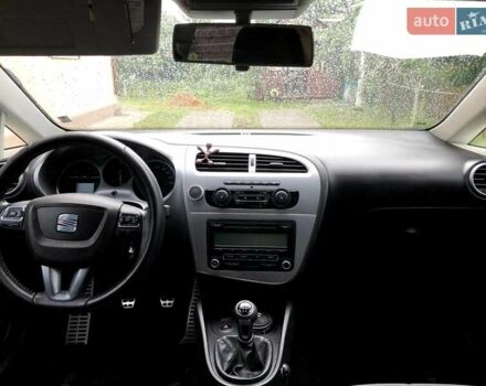 Белый Сеат Леон, объемом двигателя 1.6 л и пробегом 295 тыс. км за 6000 $, фото 12 на Automoto.ua