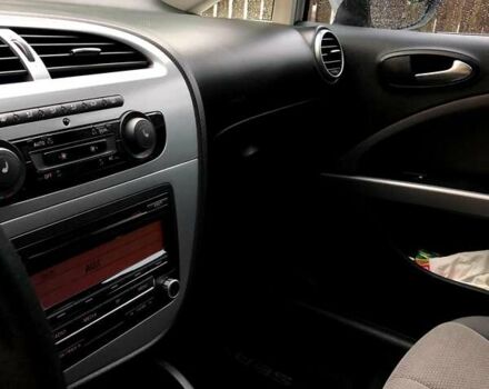 Белый Сеат Леон, объемом двигателя 1.6 л и пробегом 295 тыс. км за 6000 $, фото 24 на Automoto.ua