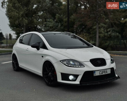 Білий Сеат Leon, об'ємом двигуна 2 л та пробігом 263 тис. км за 8699 $, фото 1 на Automoto.ua