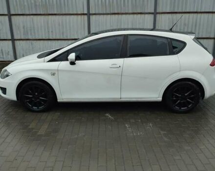 Белый Сеат Леон, объемом двигателя 1.39 л и пробегом 246 тыс. км за 5500 $, фото 2 на Automoto.ua