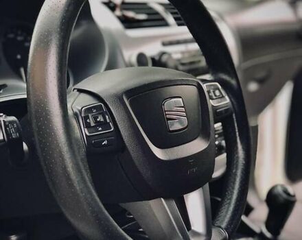 Белый Сеат Леон, объемом двигателя 1.6 л и пробегом 295 тыс. км за 6000 $, фото 13 на Automoto.ua