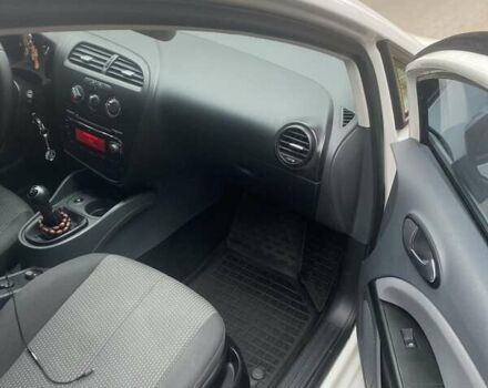 Белый Сеат Леон, объемом двигателя 1.4 л и пробегом 215 тыс. км за 6750 $, фото 11 на Automoto.ua