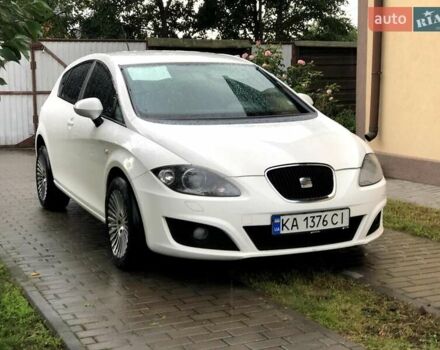 Белый Сеат Леон, объемом двигателя 1.6 л и пробегом 295 тыс. км за 6000 $, фото 1 на Automoto.ua