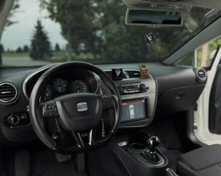 Білий Сеат Leon, об'ємом двигуна 2 л та пробігом 263 тис. км за 8699 $, фото 19 на Automoto.ua