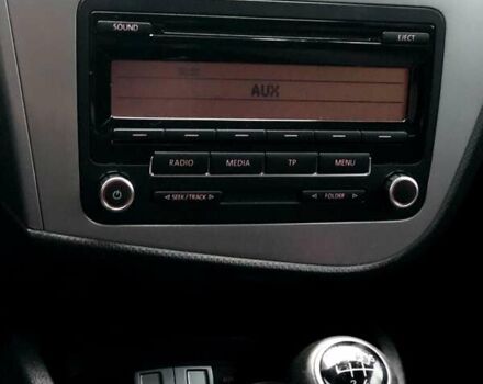 Белый Сеат Леон, объемом двигателя 1.6 л и пробегом 295 тыс. км за 6000 $, фото 20 на Automoto.ua