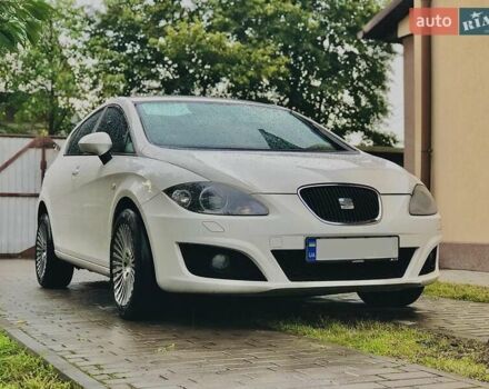 Белый Сеат Леон, объемом двигателя 1.6 л и пробегом 295 тыс. км за 6000 $, фото 7 на Automoto.ua
