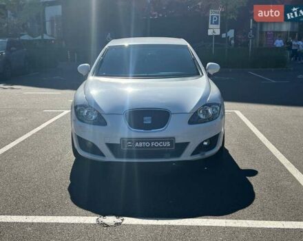 Белый Сеат Леон, объемом двигателя 1.39 л и пробегом 153 тыс. км за 5190 $, фото 2 на Automoto.ua