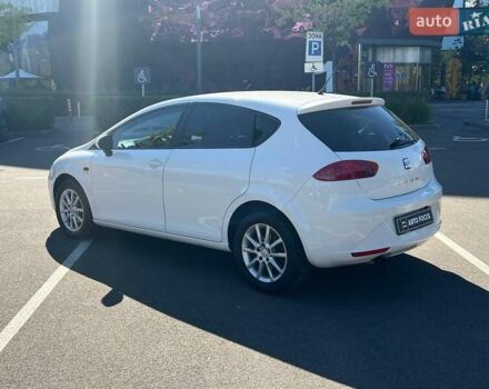 Белый Сеат Леон, объемом двигателя 1.39 л и пробегом 153 тыс. км за 5190 $, фото 4 на Automoto.ua