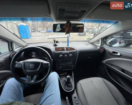 Білий Сеат Leon, об'ємом двигуна 1.39 л та пробігом 288 тис. км за 5400 $, фото 7 на Automoto.ua