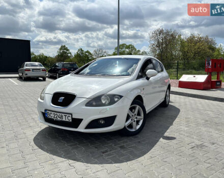 Белый Сеат Леон, объемом двигателя 1.39 л и пробегом 250 тыс. км за 5400 $, фото 3 на Automoto.ua