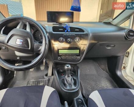 Белый Сеат Леон, объемом двигателя 1.39 л и пробегом 209 тыс. км за 4699 $, фото 19 на Automoto.ua