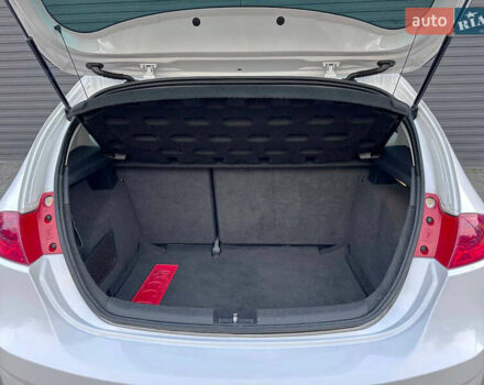 Белый Сеат Леон, объемом двигателя 1.2 л и пробегом 240 тыс. км за 7700 $, фото 8 на Automoto.ua