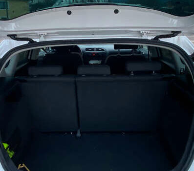 Белый Сеат Леон, объемом двигателя 1.6 л и пробегом 211 тыс. км за 6800 $, фото 6 на Automoto.ua