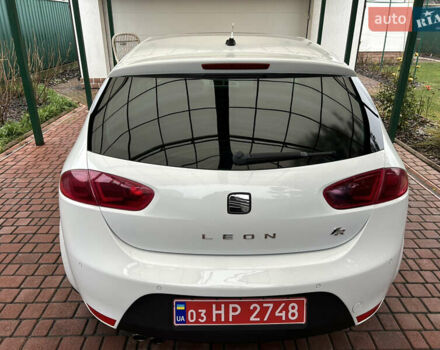 Белый Сеат Леон, объемом двигателя 1.8 л и пробегом 153 тыс. км за 9000 $, фото 4 на Automoto.ua