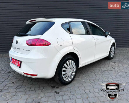 Белый Сеат Леон, объемом двигателя 1.2 л и пробегом 240 тыс. км за 7700 $, фото 1 на Automoto.ua