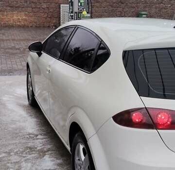 Белый Сеат Леон, объемом двигателя 1.2 л и пробегом 156 тыс. км за 3499 $, фото 4 на Automoto.ua