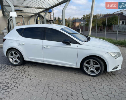Сеат Леон 2012 в Луцке на Automoto.ua Белый Сеат Леон, объемом двигателя 1.4 л и пробегом 282 тыс. км за 7500 $, фото 3 на Automoto.ua