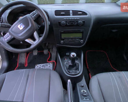 Белый Сеат Леон, объемом двигателя 1.6 л и пробегом 211 тыс. км за 6800 $, фото 5 на Automoto.ua