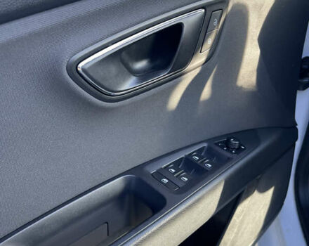 Сеат Леон 2012 в Луцке на Automoto.ua Белый Сеат Леон, объемом двигателя 1.4 л и пробегом 282 тыс. км за 7500 $, фото 7 на Automoto.ua