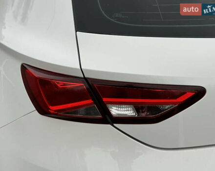 Білий Сеат Leon, об'ємом двигуна 1.6 л та пробігом 180 тис. км за 10499 $, фото 33 на Automoto.ua