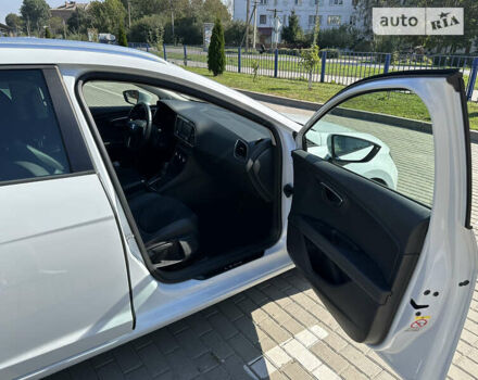 Сеат Леон 2014 в Староконстантинов на Automoto.ua Белый Сеат Леон, объемом двигателя 1.6 л и пробегом 280 тыс. км за 10500 $, фото 17 на Automoto.ua