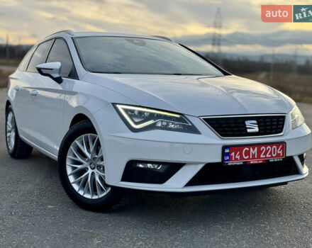 Білий Сеат Leon, об'ємом двигуна 1.5 л та пробігом 150 тис. км за 15000 $, фото 5 на Automoto.ua