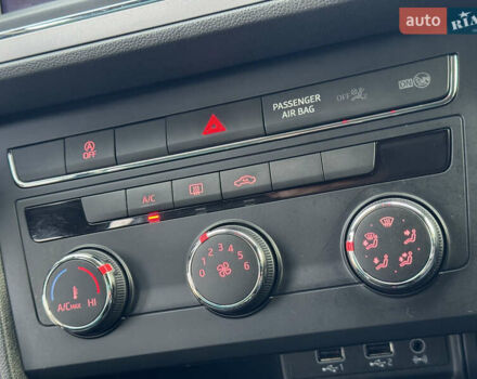 Білий Сеат Leon, об'ємом двигуна 1.5 л та пробігом 150 тис. км за 15000 $, фото 53 на Automoto.ua