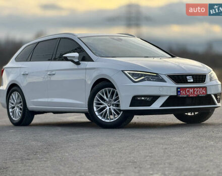 Білий Сеат Leon, об'ємом двигуна 1.5 л та пробігом 150 тис. км за 15000 $, фото 3 на Automoto.ua