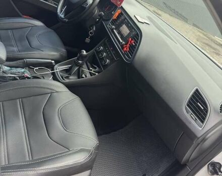 Білий Сеат Leon, об'ємом двигуна 1.2 л та пробігом 119 тис. км за 12400 $, фото 7 на Automoto.ua