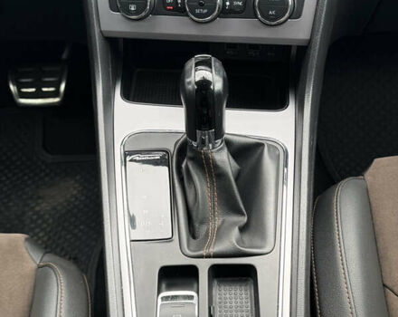 Сеат Леон 2017 в Киеве на Automoto.ua Белый Сеат Леон, объемом двигателя 1.97 л и пробегом 157 тыс. км за 17500 $, фото 17 на Automoto.ua