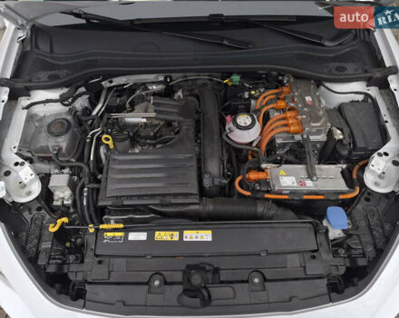 Білий Сеат Leon, об'ємом двигуна 1.4 л та пробігом 47 тис. км за 24900 $, фото 7 на Automoto.ua