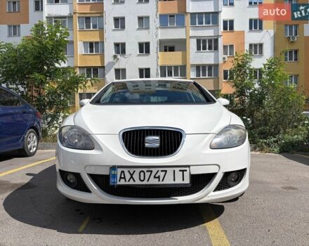 Белый Сеат Леон, объемом двигателя 1.6 л и пробегом 215 тыс. км за 6000 $, фото 1 на Automoto.ua