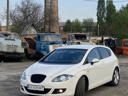 Сеат Леон 2008 в Борисполе на Automoto.ua Белый Сеат Леон, объемом двигателя 2 л и пробегом 242 тыс. км за 6400 $, фото 1 на Automoto.ua
