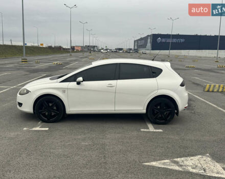 Білий Сеат Leon, об'ємом двигуна 2 л та пробігом 233 тис. км за 6500 $, фото 1 на Automoto.ua